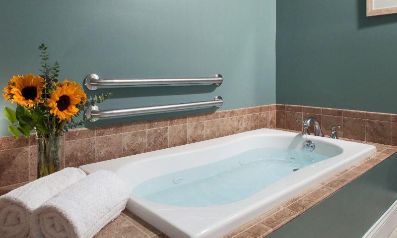 Wolf Cove Inn — photo 76