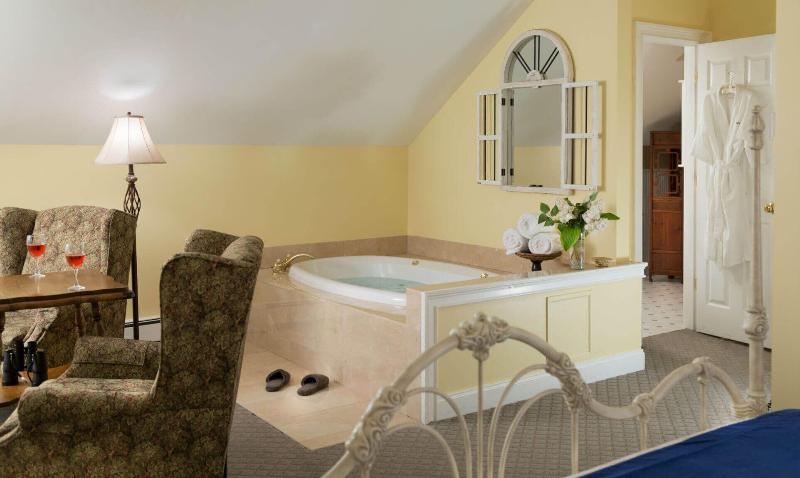 Wolf Cove Inn — photo 77