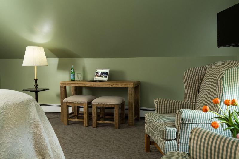 Wolf Cove Inn — photo 38