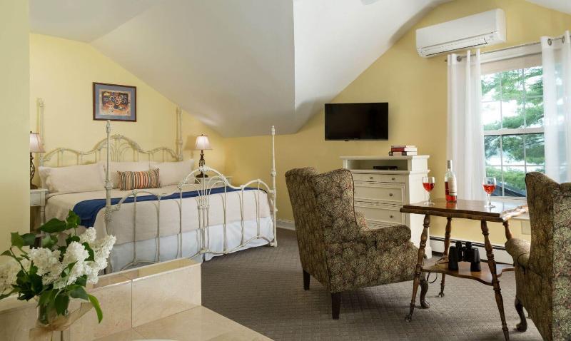 Wolf Cove Inn — photo 37