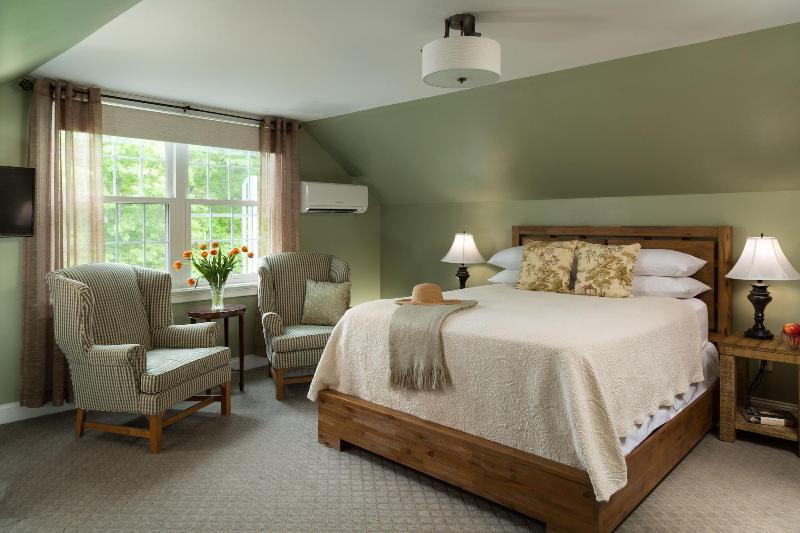 Wolf Cove Inn — photo 21