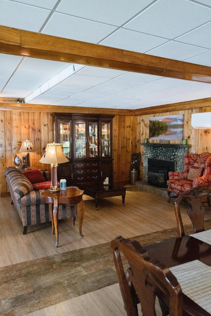 Wolf Cove Inn — photo 17