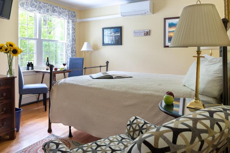 Wolf Cove Inn — photo 31