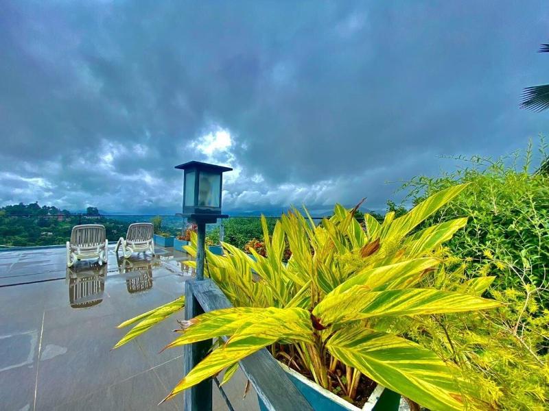 390 Villa Vista image