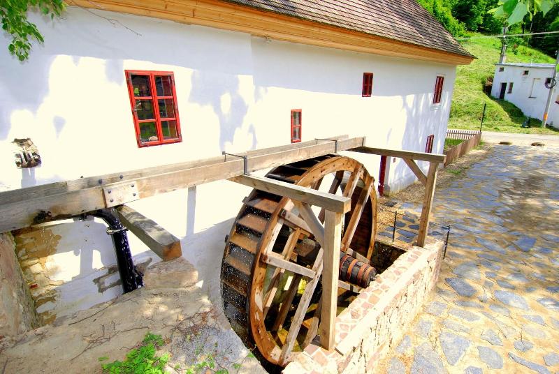 Porcuv Mlyn image