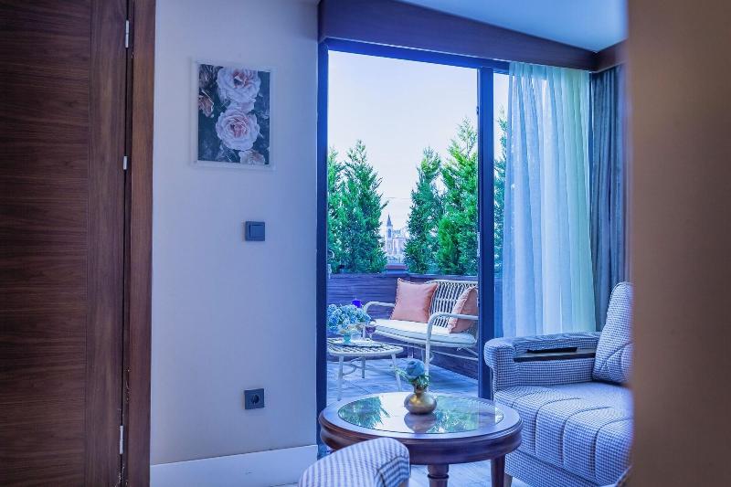 Lord Morgan Exclusive Design Cihangir image