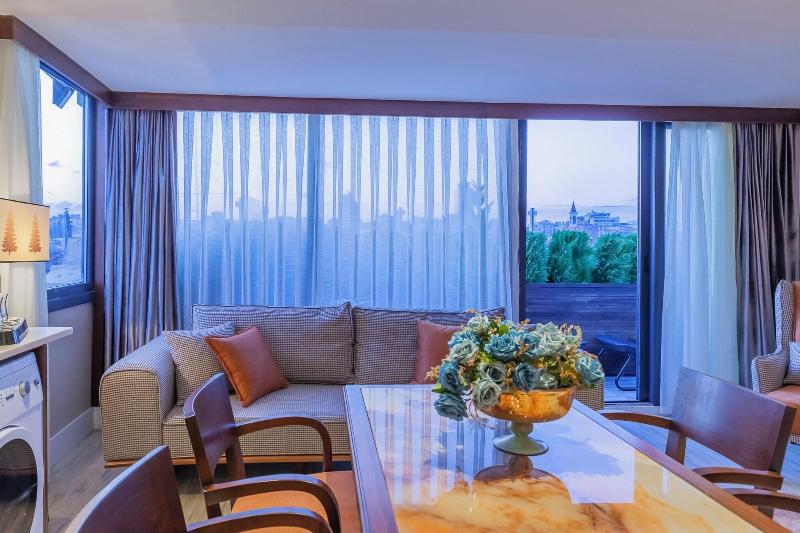 Lord Morgan Exclusive Design Cihangir image