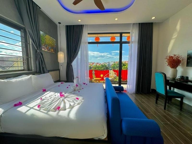 The Night Market Villa image
