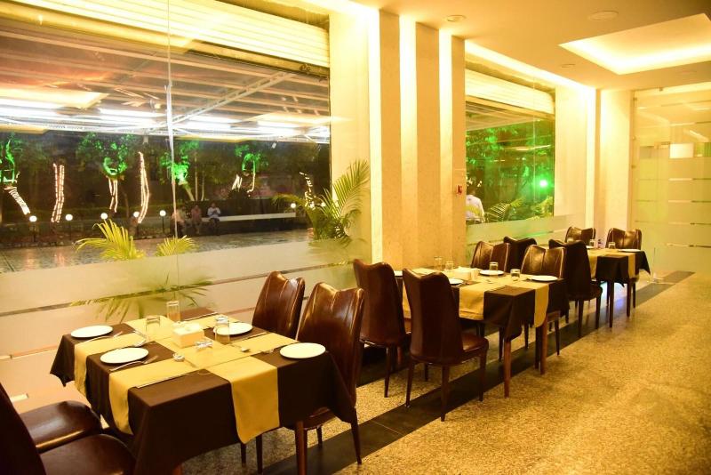 Hotel Suraj Palace image