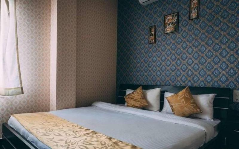 Hotel Suraj Palace image