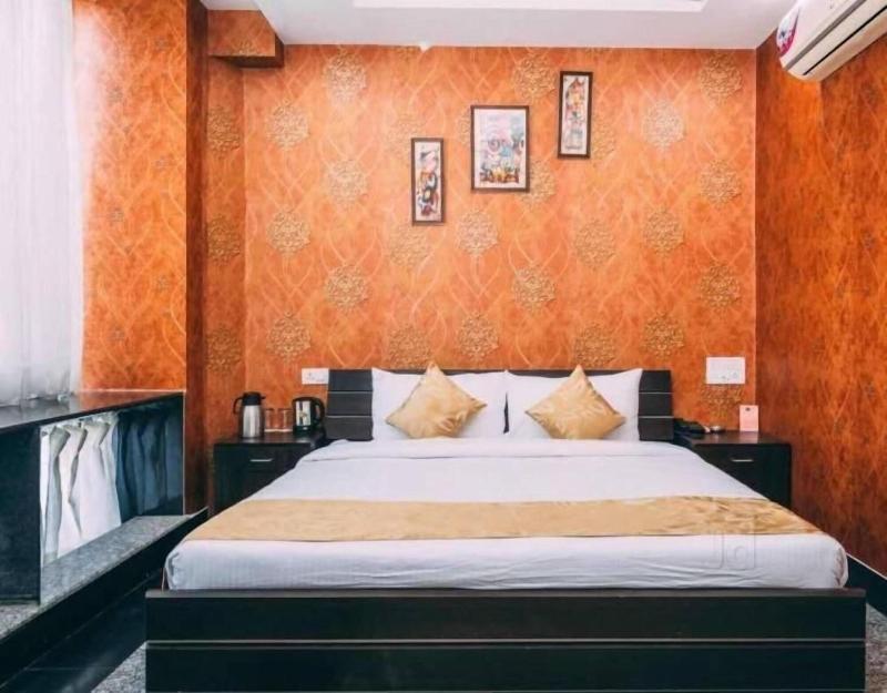 Hotel Suraj Palace image