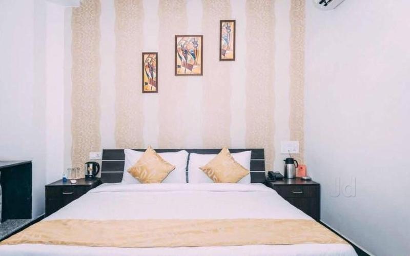 Hotel Suraj Palace image