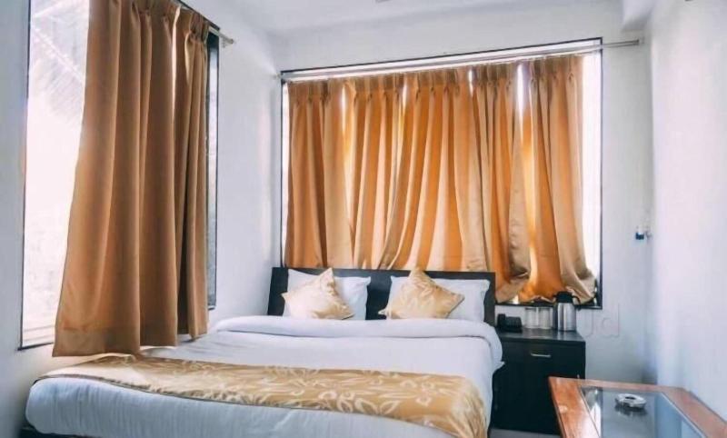 Hotel Suraj Palace image
