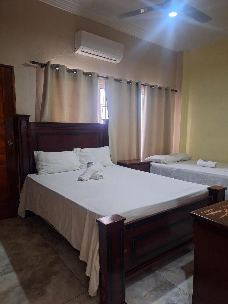 Hotel Enrique Ii image