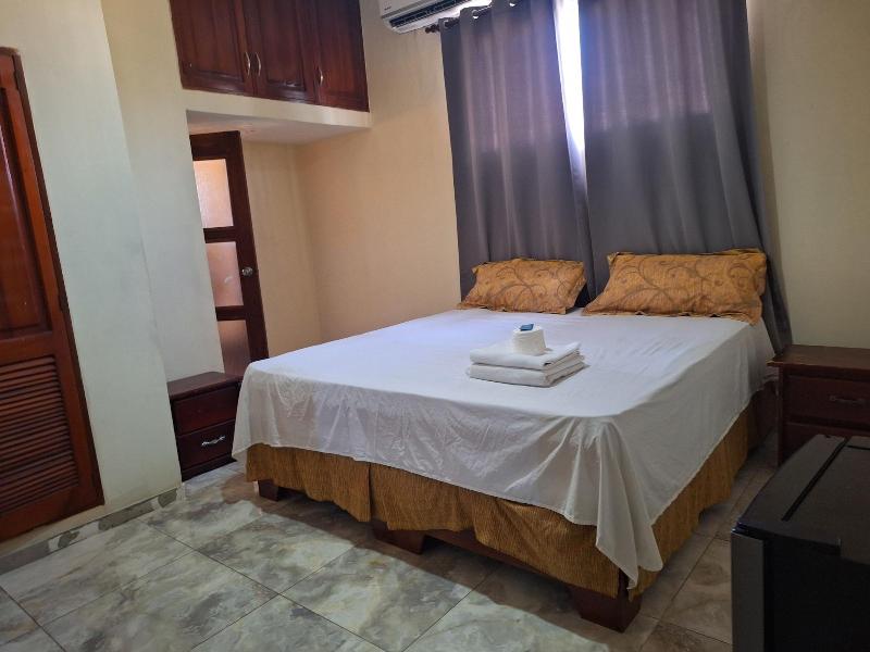Hotel Enrique Ii image