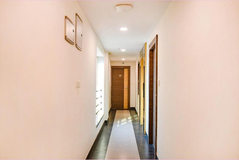 Fabhotel Kzar Select