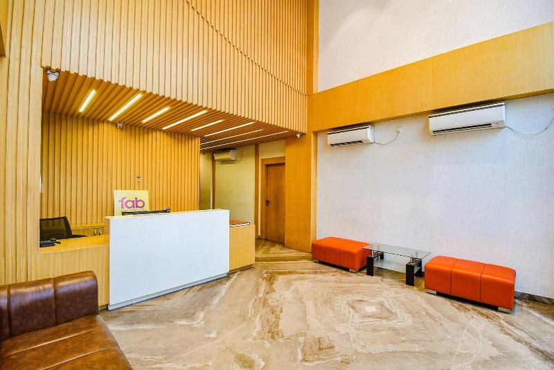 Fabhotel Kzar Select