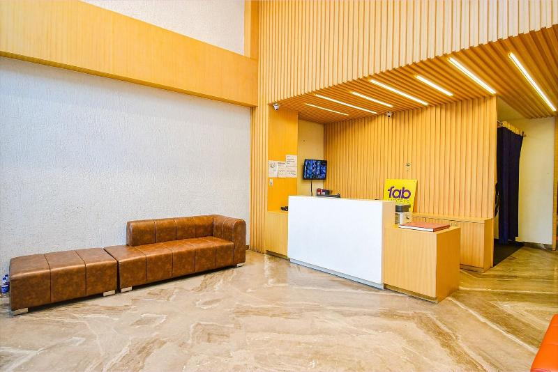 Fabhotel Kzar Select