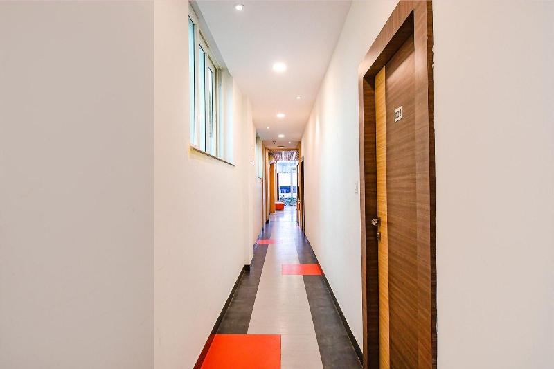 Fabhotel Kzar Select