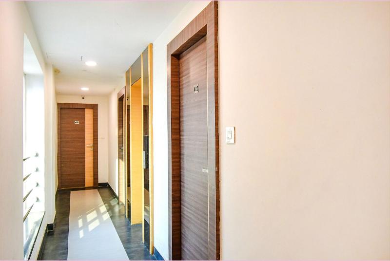 Fabhotel Kzar Select