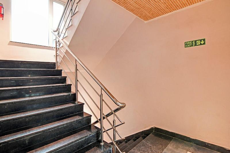 Fabhotel Kzar Select