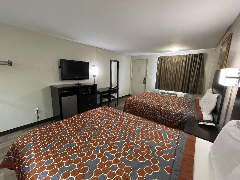 Royal Inn Motel image