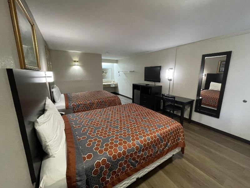 Royal Inn Motel image
