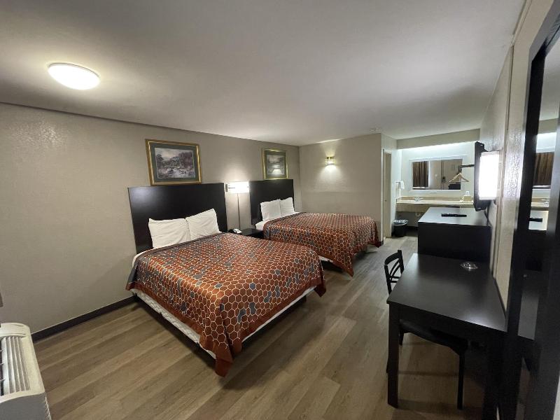 Royal Inn Motel image