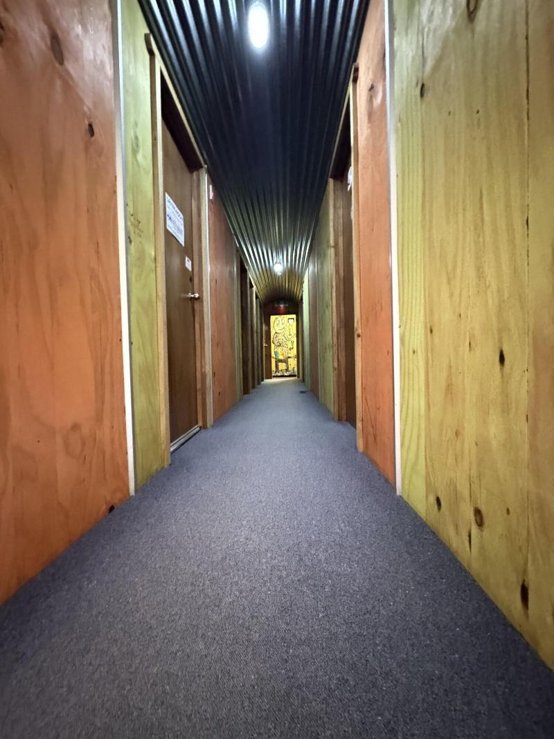 The Crossing Lodge And Backpackers