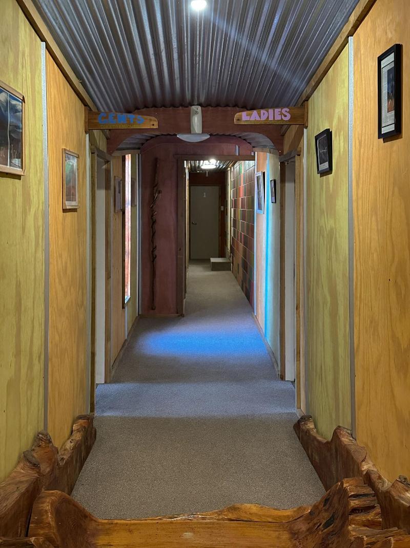 The Crossing Lodge And Backpackers
