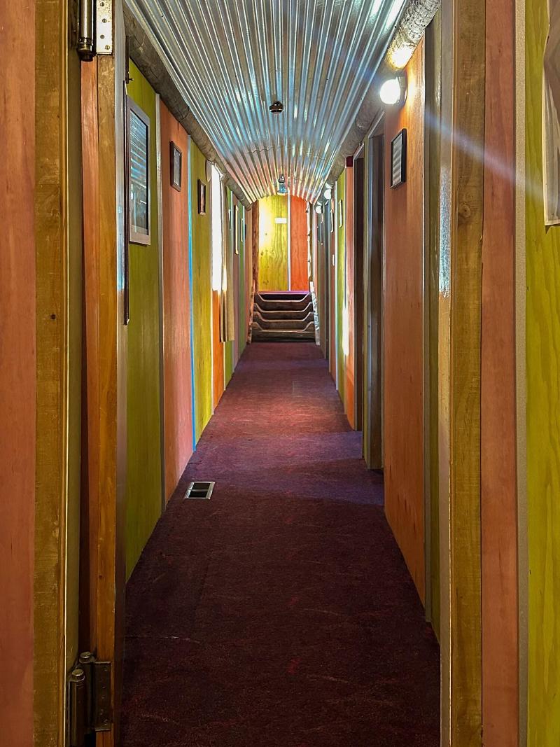 The Crossing Lodge And Backpackers