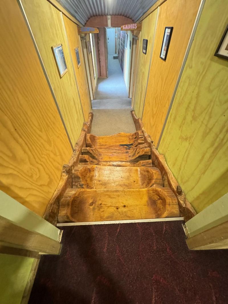 The Crossing Lodge And Backpackers