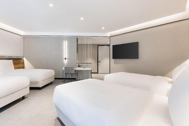 Inventist Hotel Sports Academy image