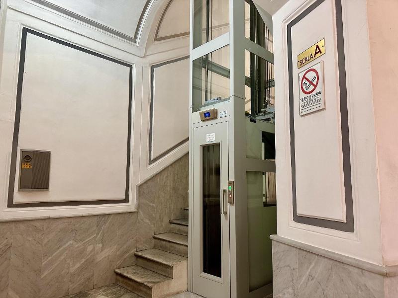 Elegance Rooms Spaccanapoli image