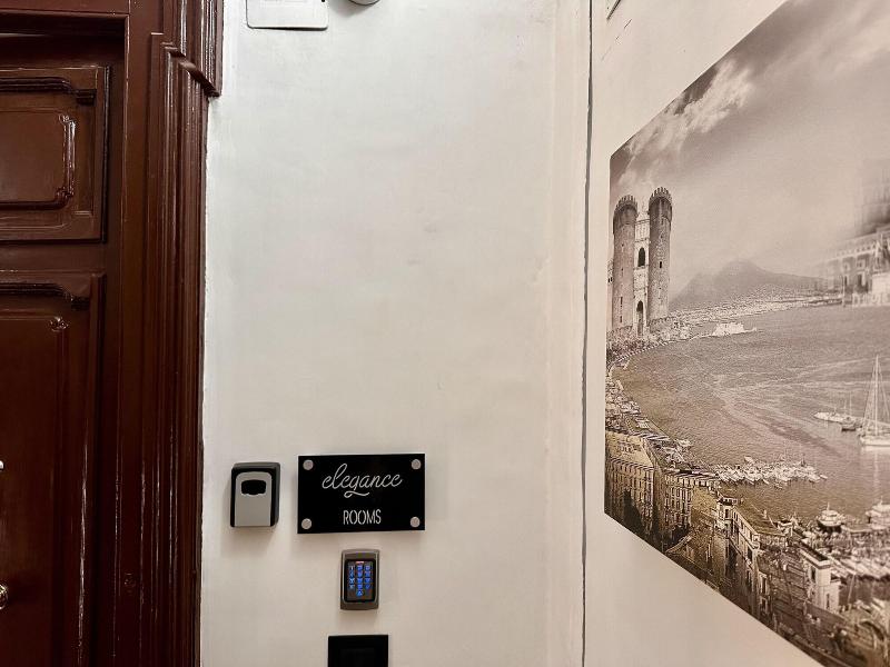 Elegance Rooms Spaccanapoli image