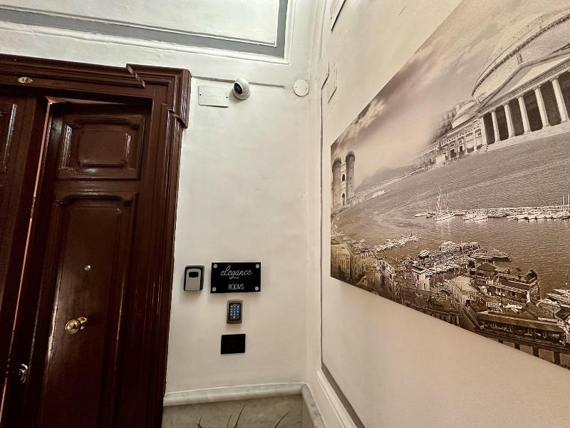 Elegance Rooms Spaccanapoli image