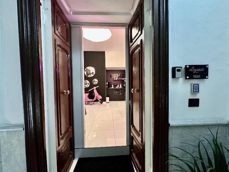 Elegance Rooms Spaccanapoli image