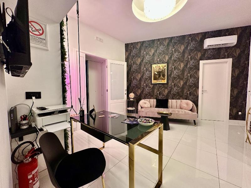 Elegance Rooms Spaccanapoli image