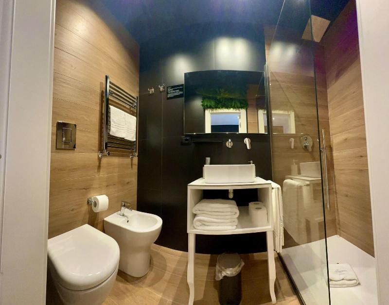 Elegance Rooms Spaccanapoli image