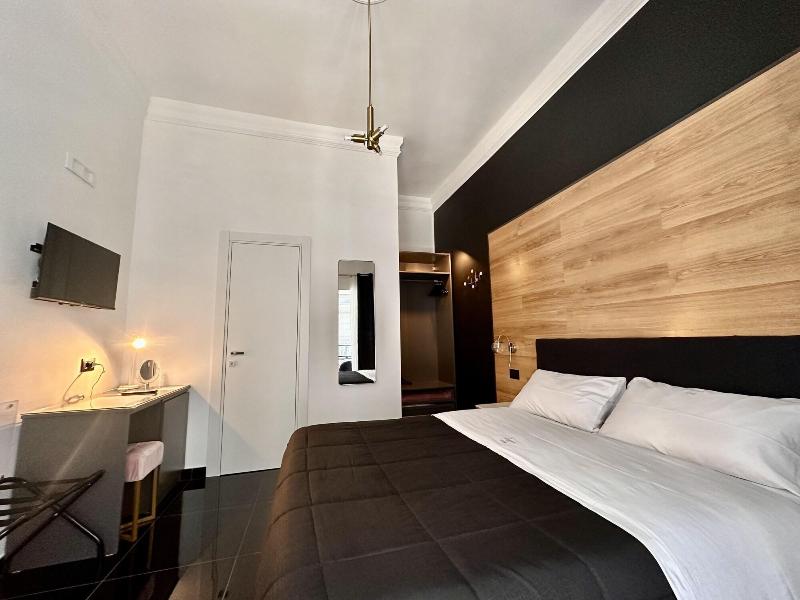 Elegance Rooms Spaccanapoli image