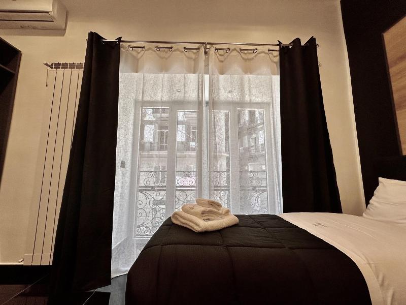 Elegance Rooms Spaccanapoli image