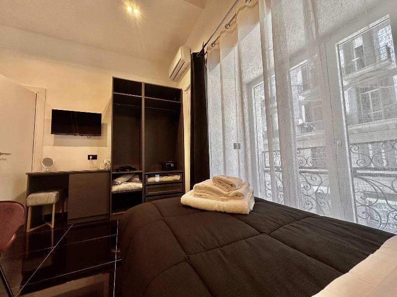 Elegance Rooms Spaccanapoli image