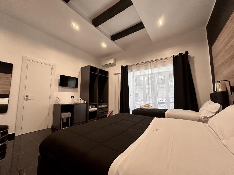 Elegance Rooms Spaccanapoli image