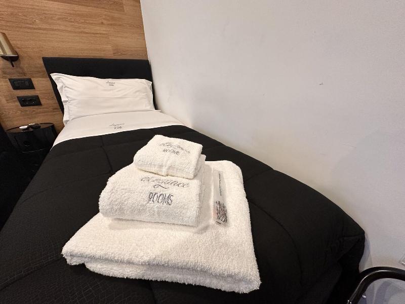 Elegance Rooms Spaccanapoli image