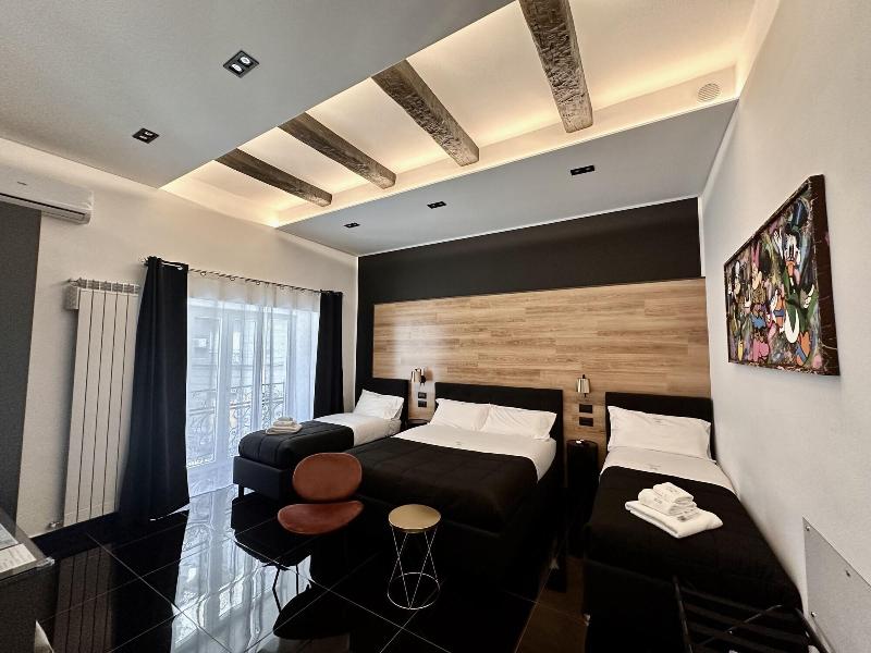 Elegance Rooms Spaccanapoli image