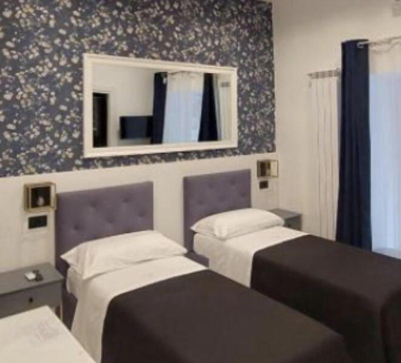 Elegance Rooms Spaccanapoli image