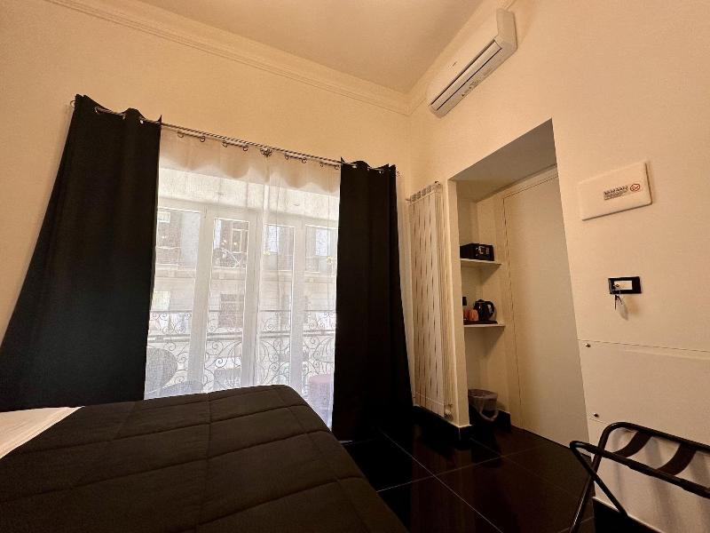 Elegance Rooms Spaccanapoli image