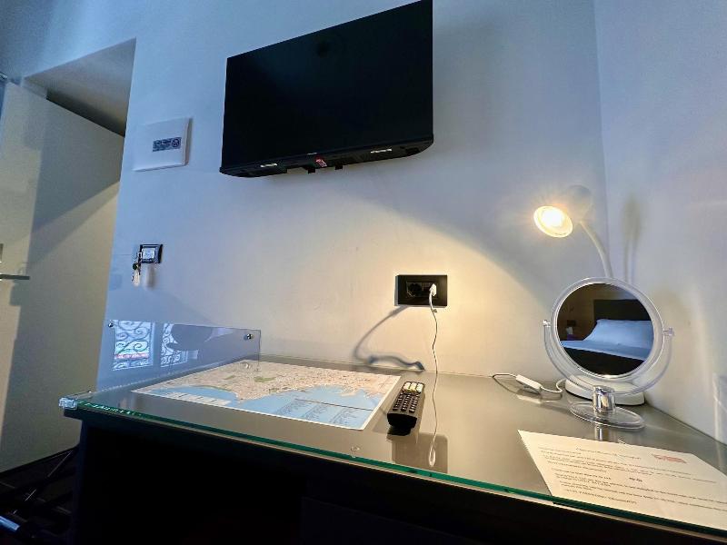 Elegance Rooms Spaccanapoli image