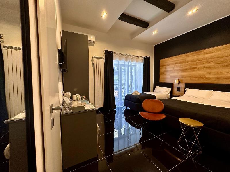 Elegance Rooms Spaccanapoli image