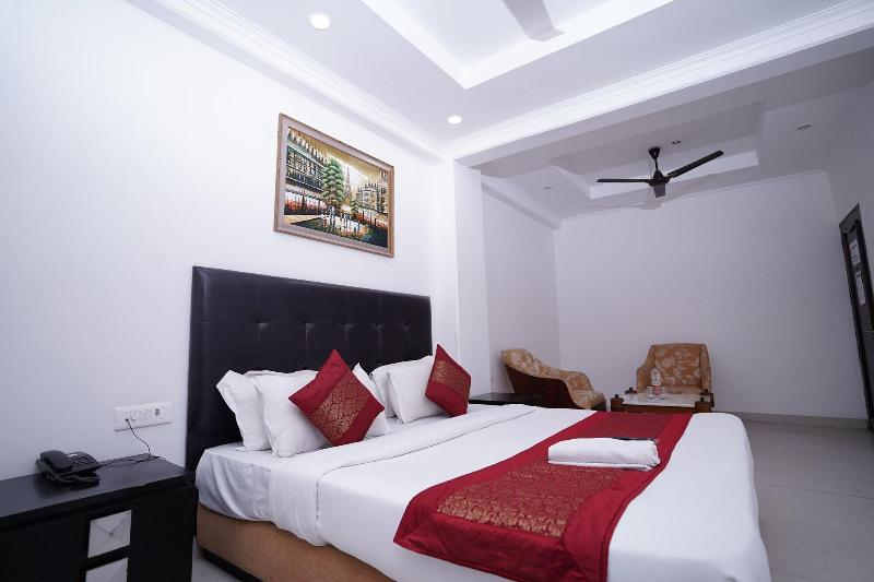 Hotel Lyf Corporate Suites Noida Sec 56 image